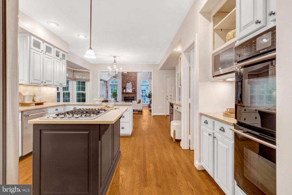 11181 LONGWOOD GROVE DRIVE