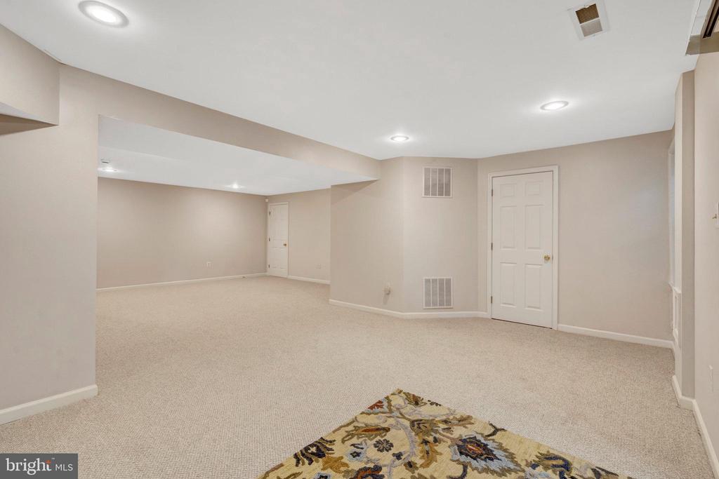 11181 LONGWOOD GROVE DRIVE