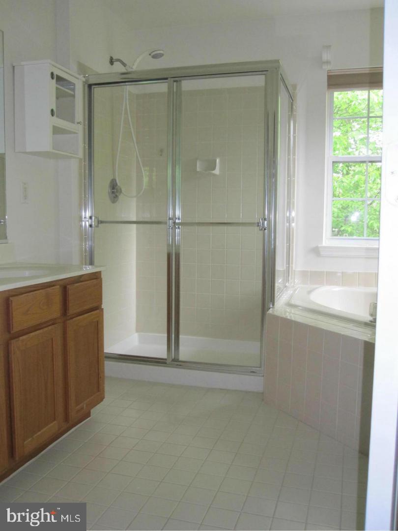 1225 WILD HAWTHORN WAY