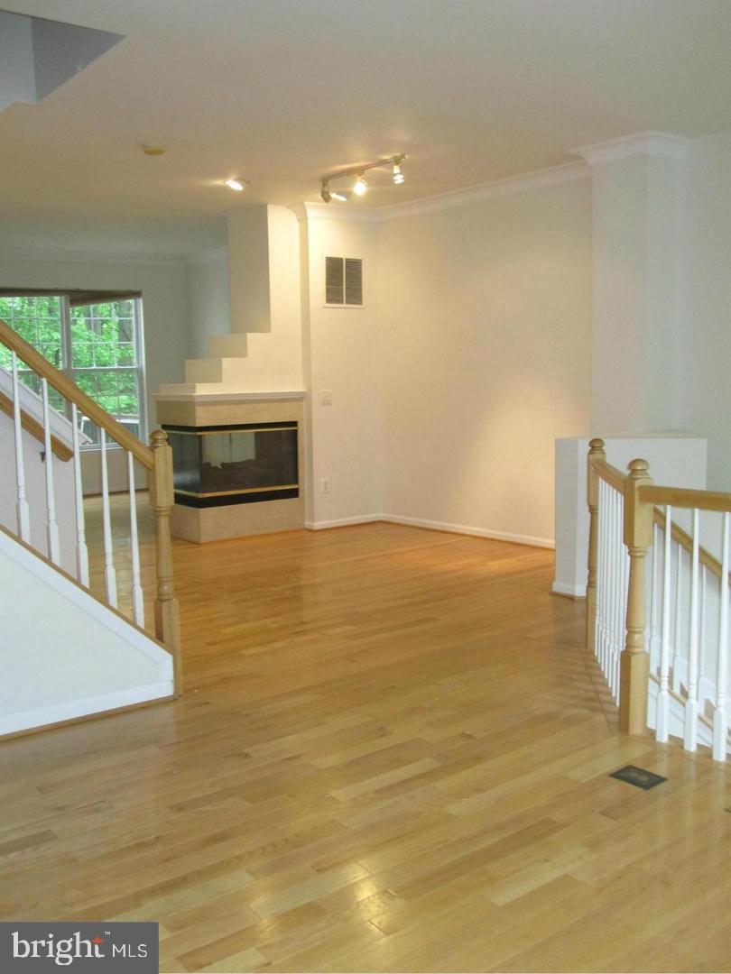 1225 WILD HAWTHORN WAY