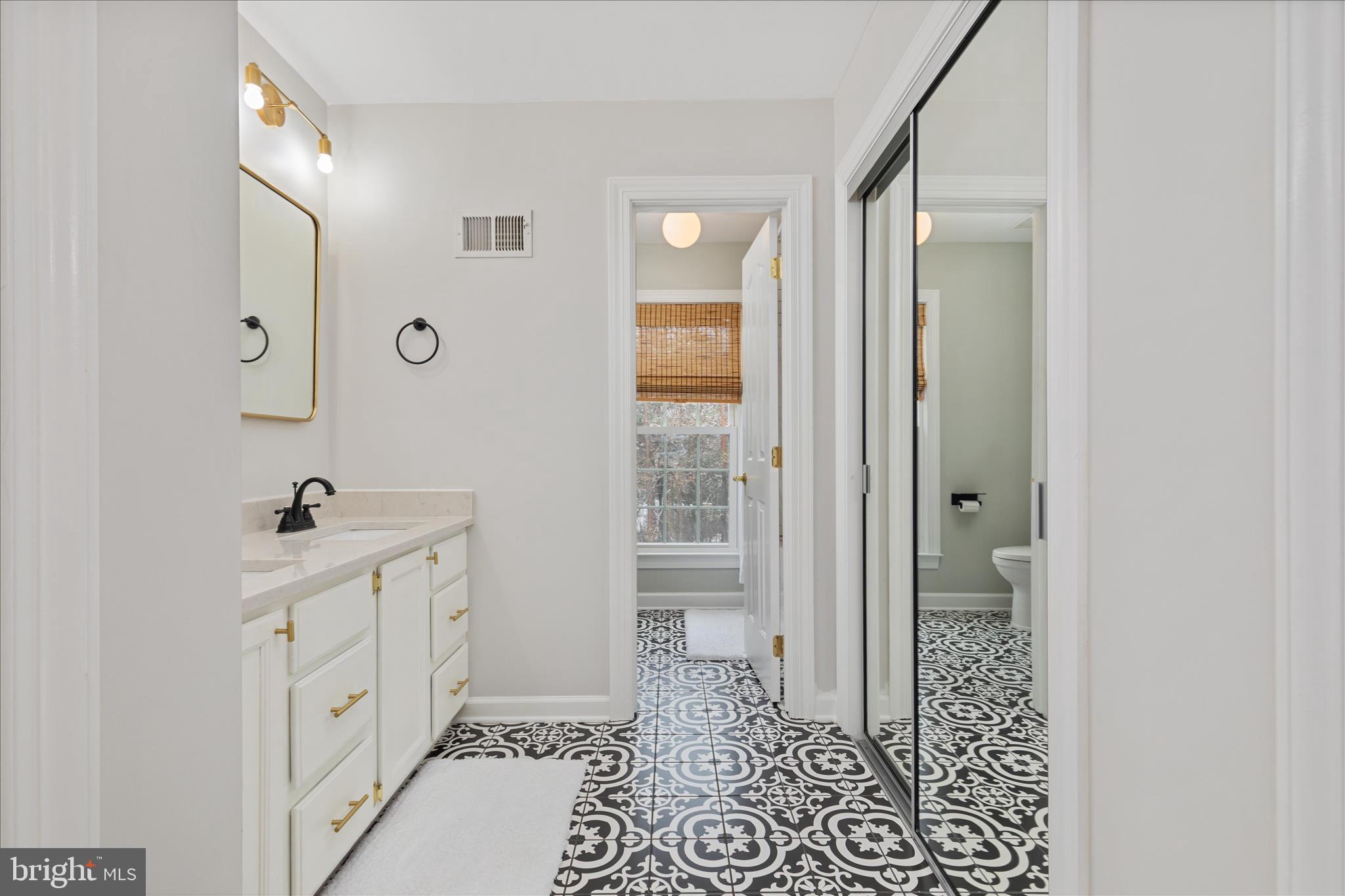 15567 EAGLE TAVERN LANE