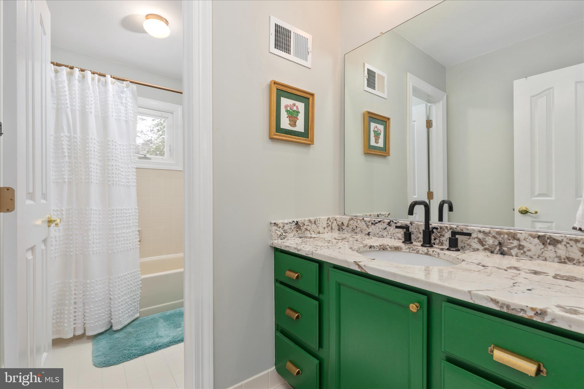 15567 EAGLE TAVERN LANE