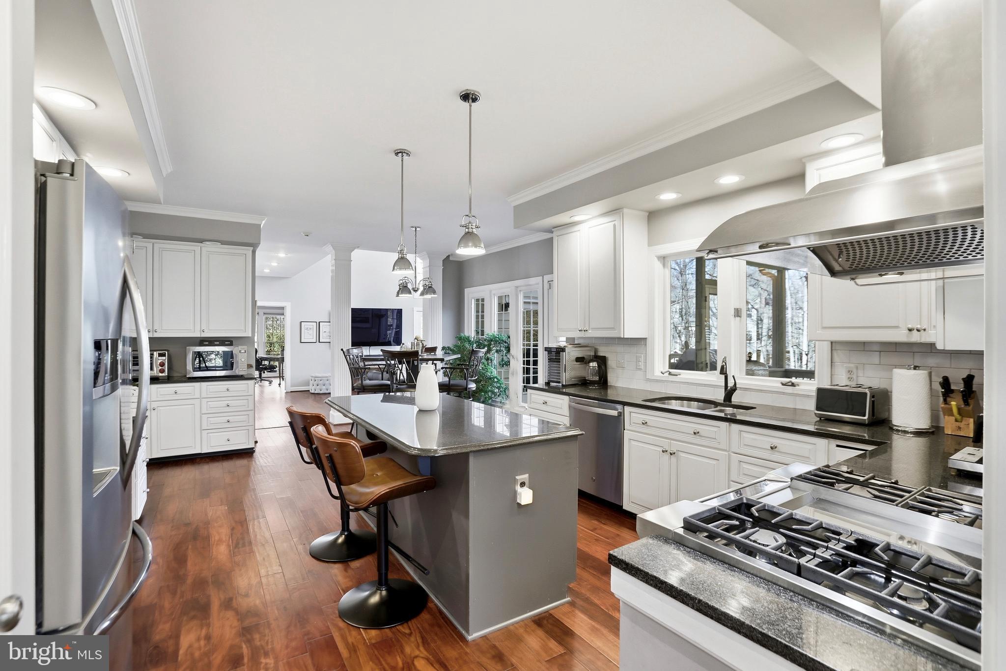 1235 TOTTENHAM COURT