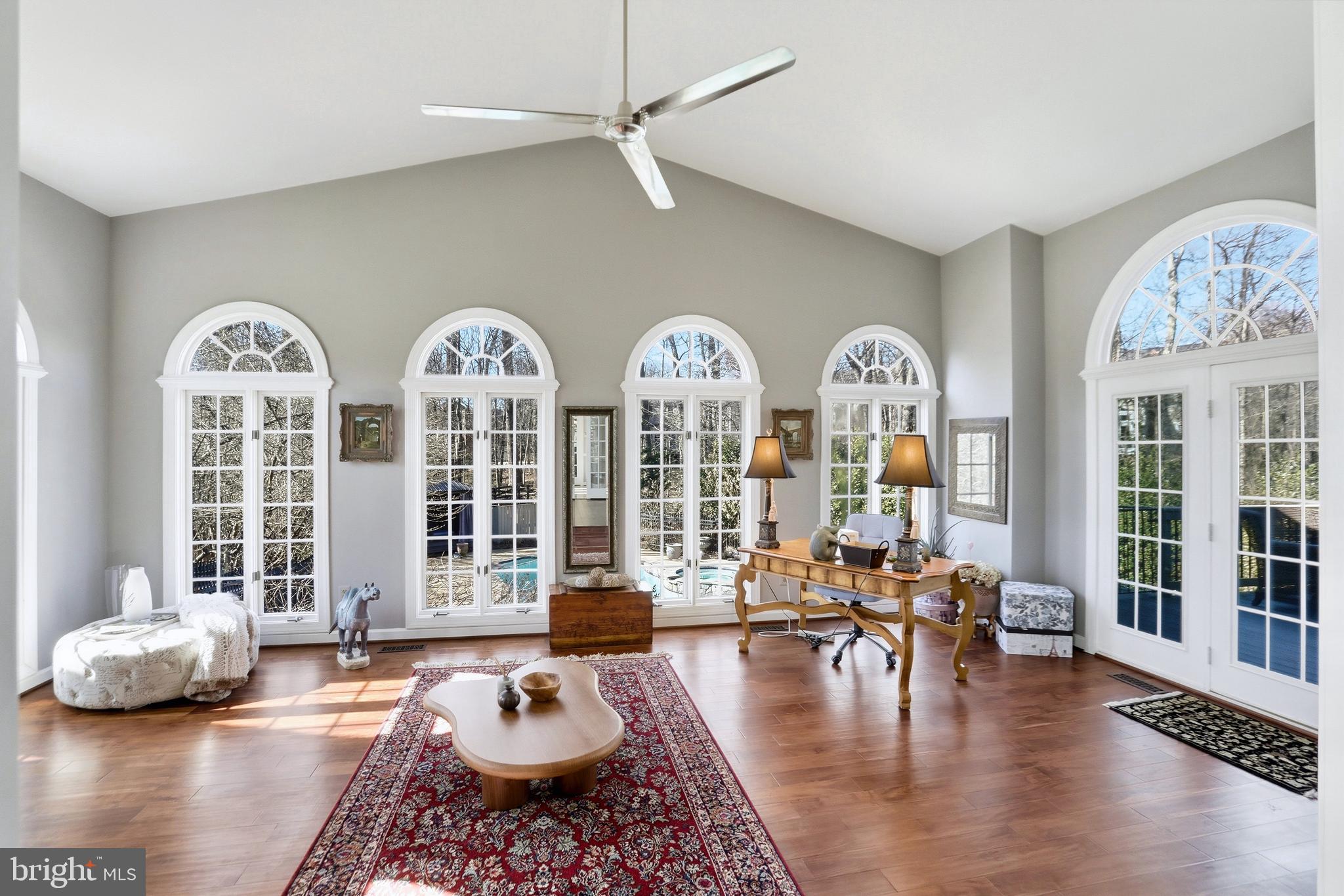 1235 TOTTENHAM COURT