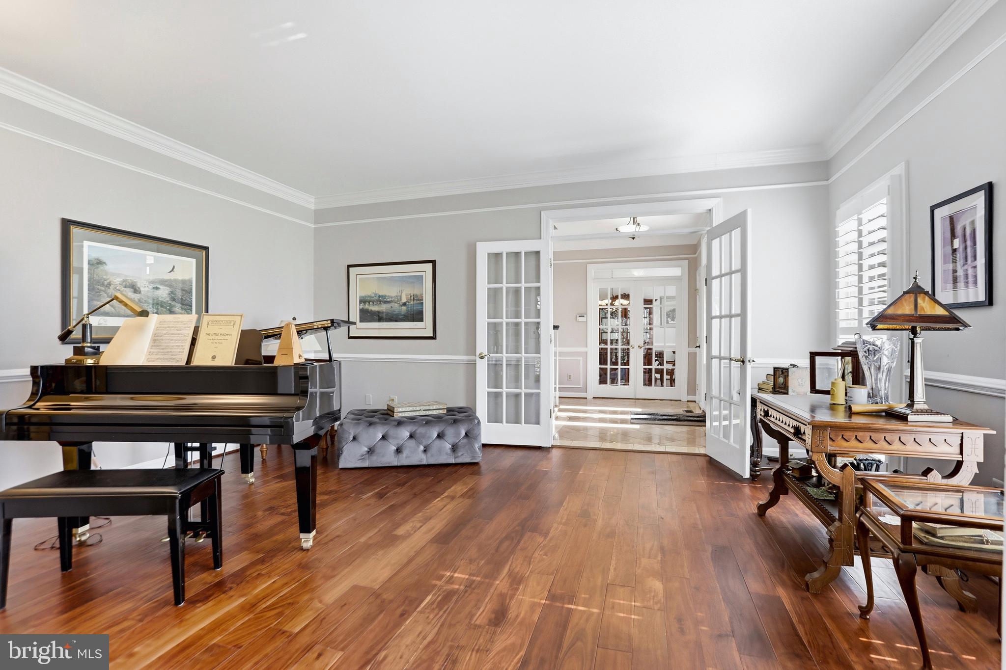 1235 TOTTENHAM COURT