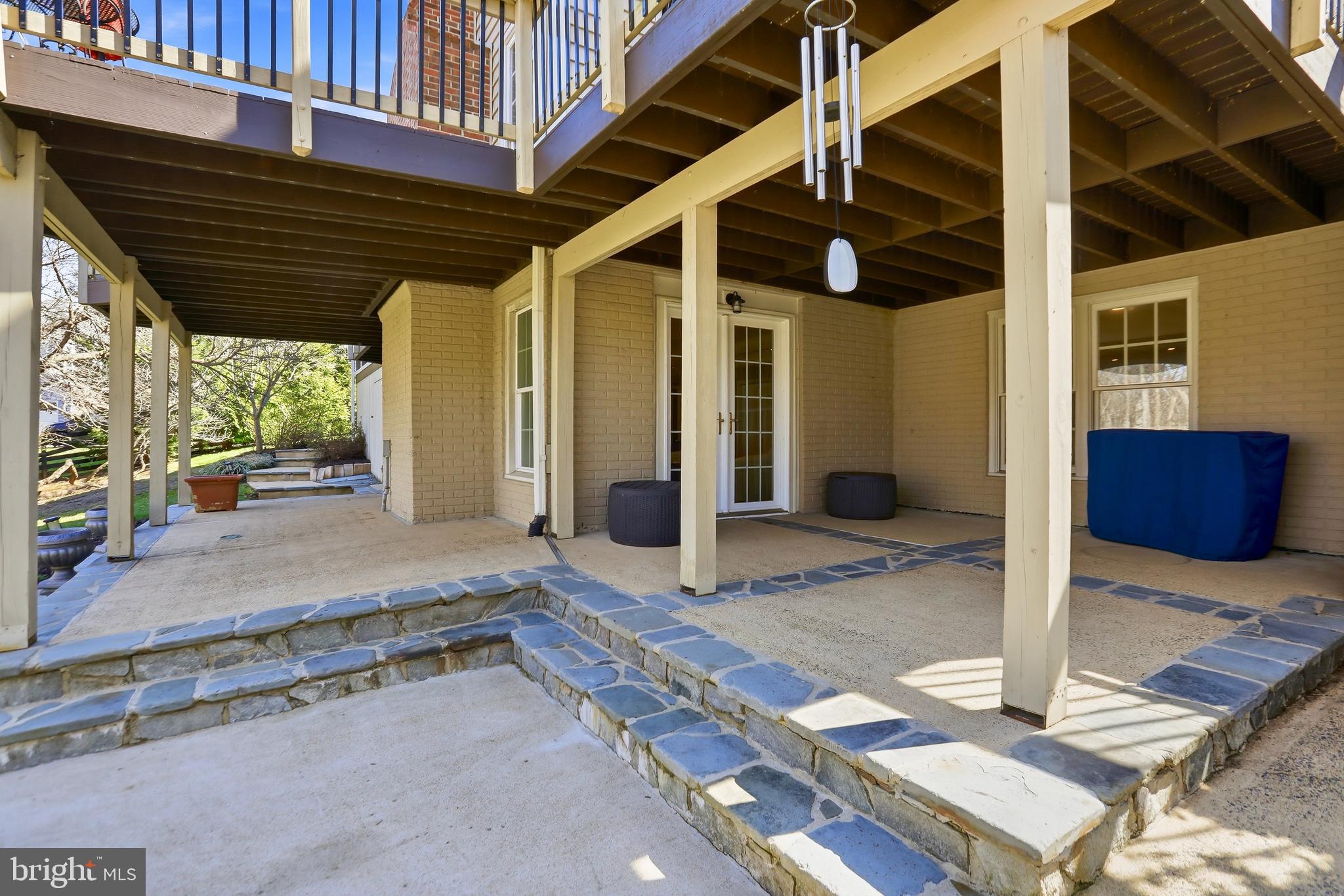 1235 TOTTENHAM COURT