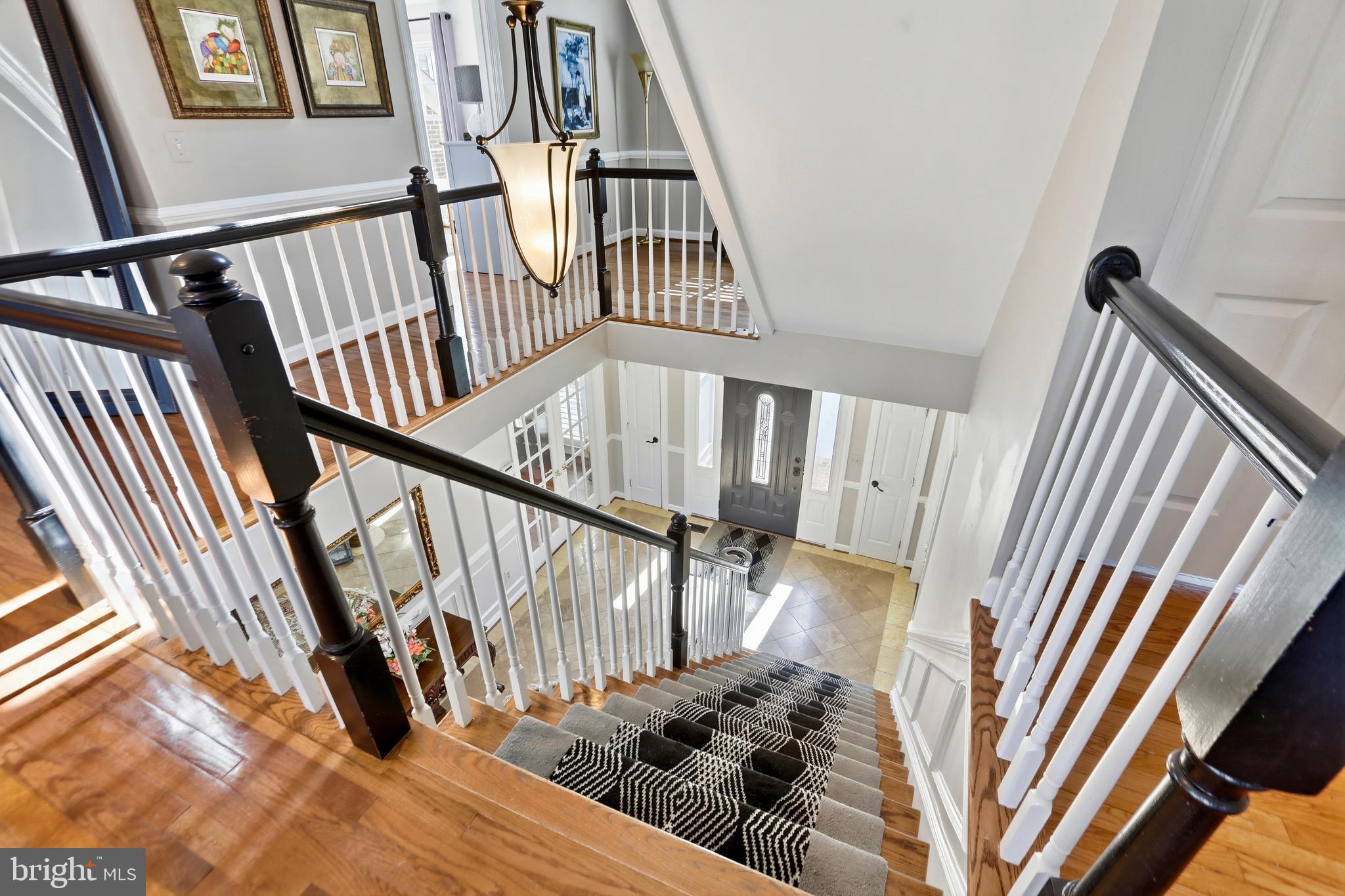 1235 TOTTENHAM COURT