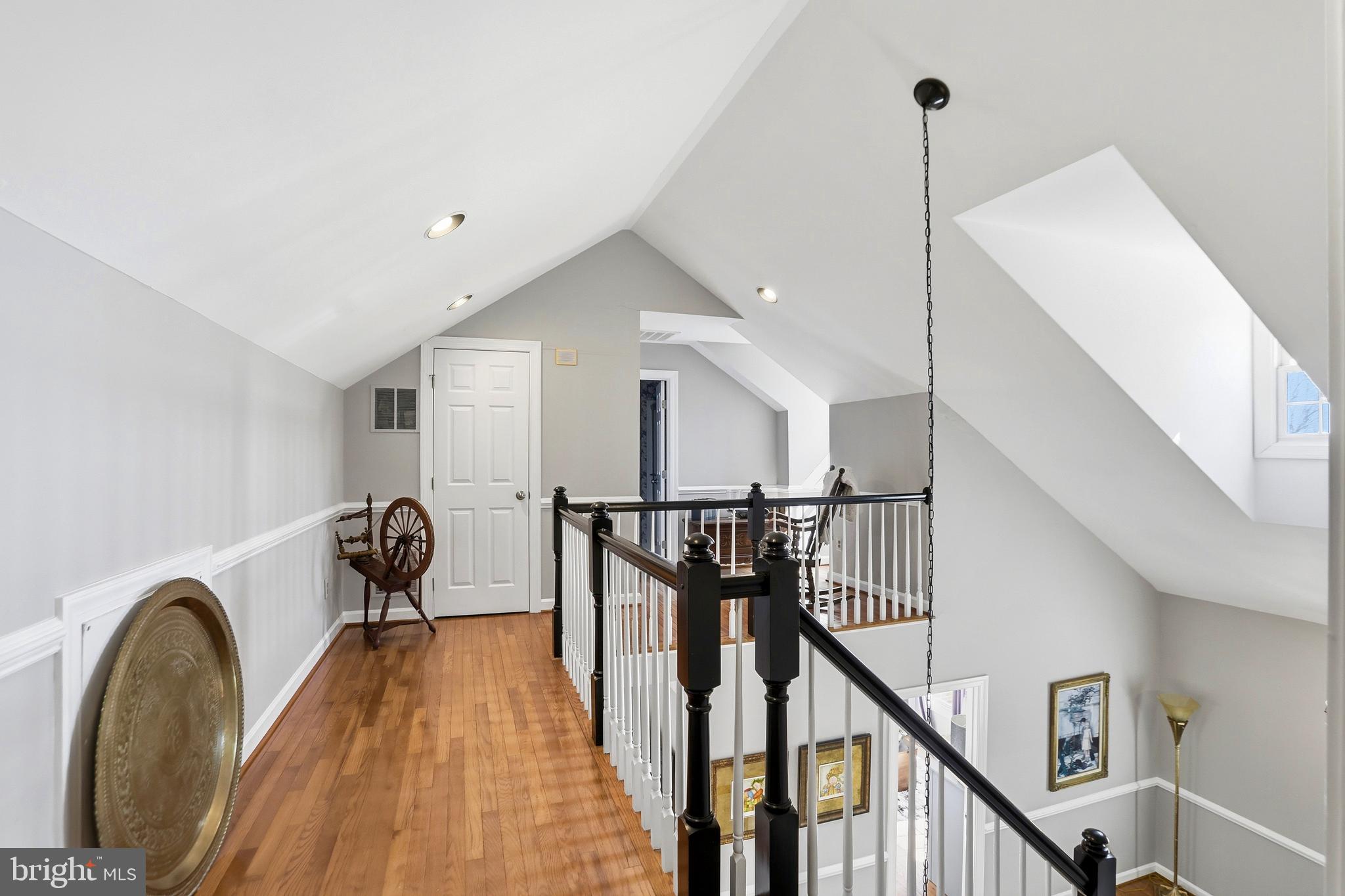 1235 TOTTENHAM COURT