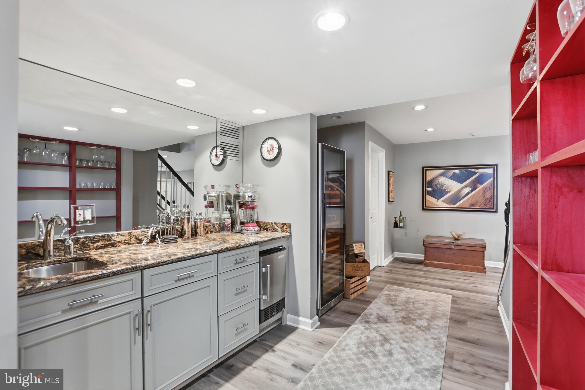 1235 TOTTENHAM COURT