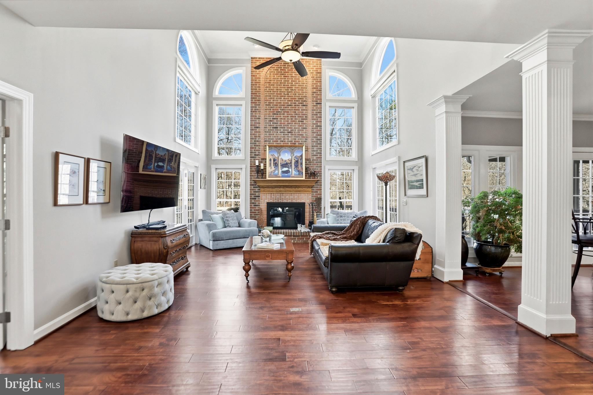 1235 TOTTENHAM COURT