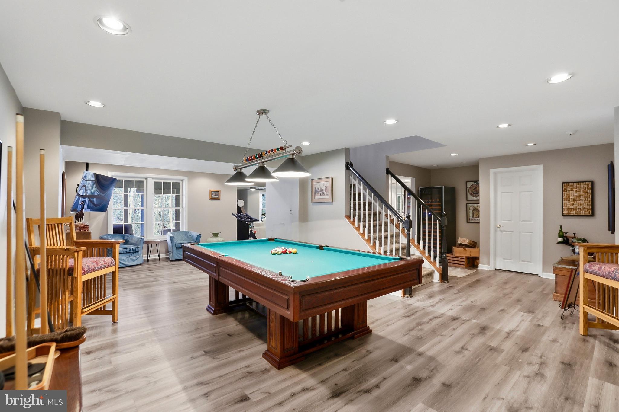 1235 TOTTENHAM COURT