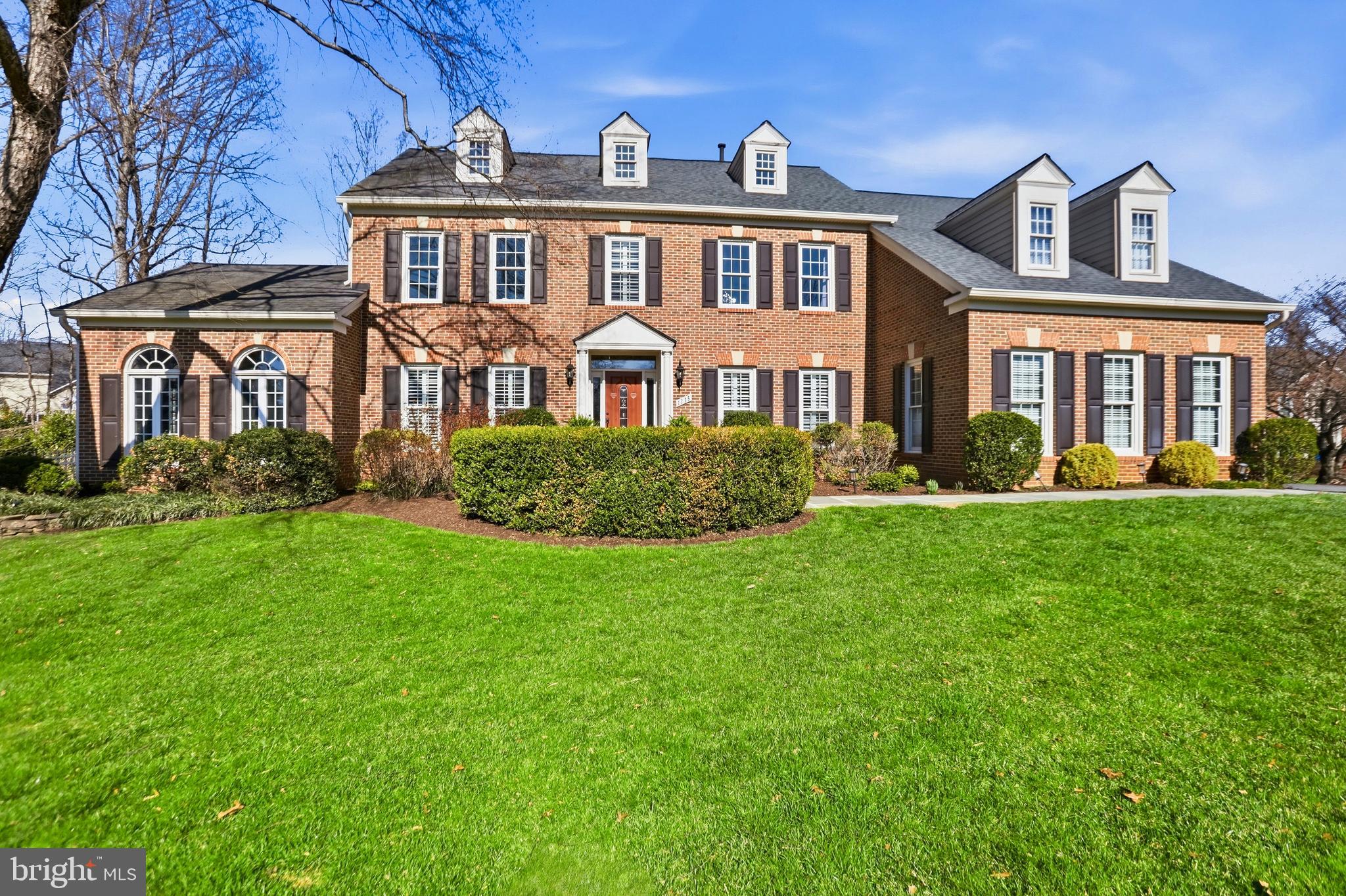 1235 TOTTENHAM COURT