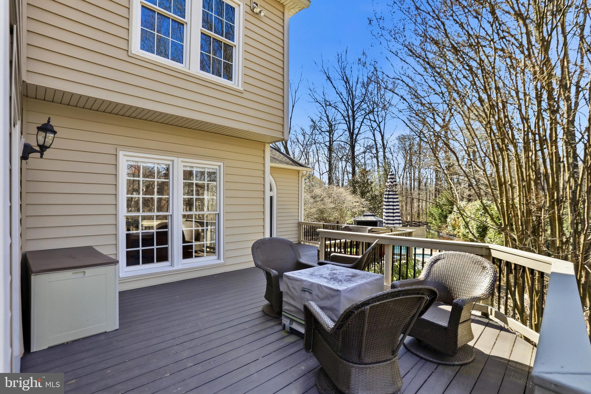 1235 TOTTENHAM COURT