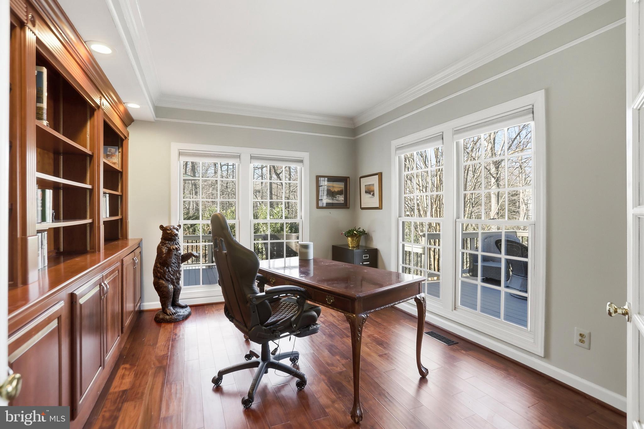 1235 TOTTENHAM COURT