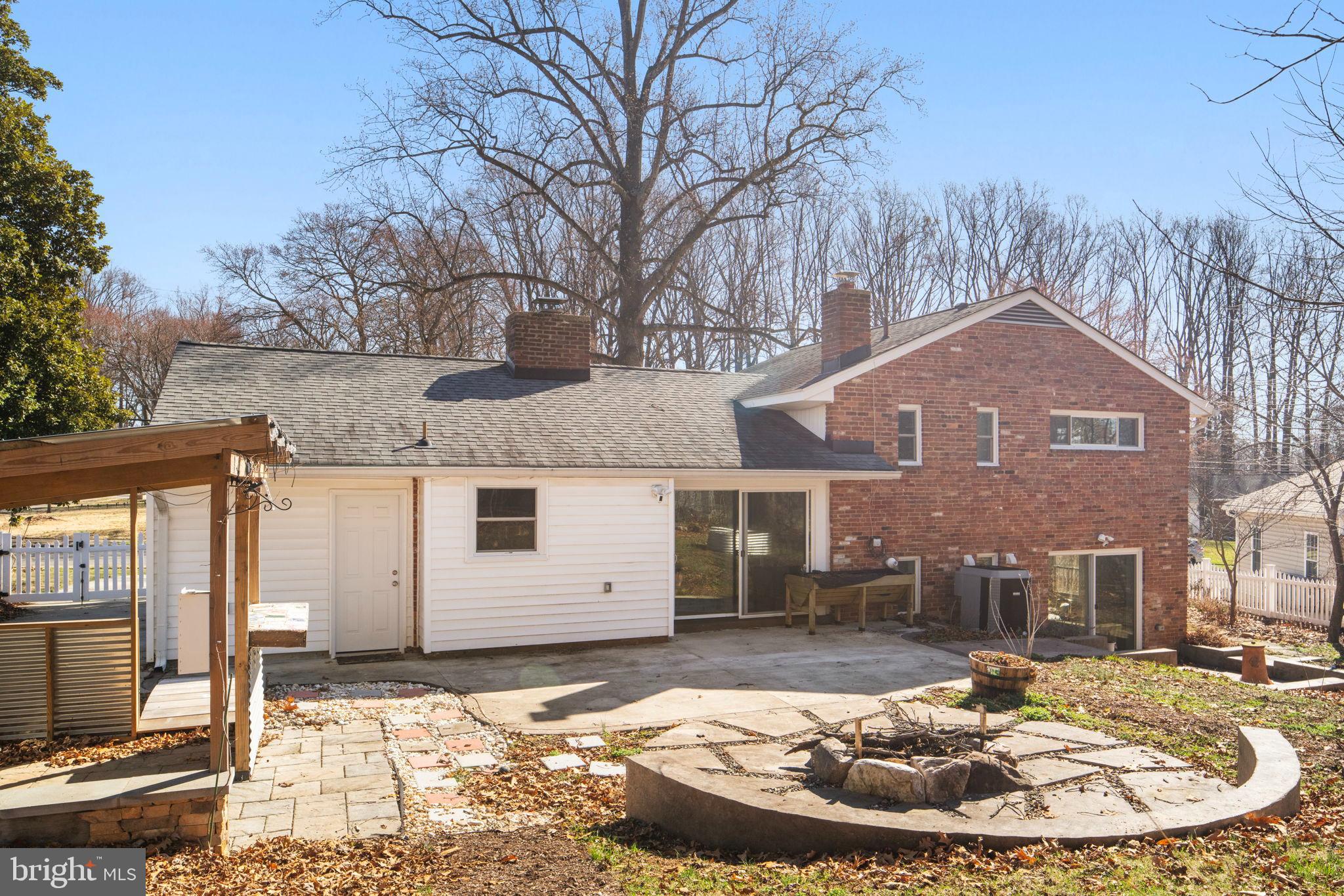 7448 LONG PINE DRIVE