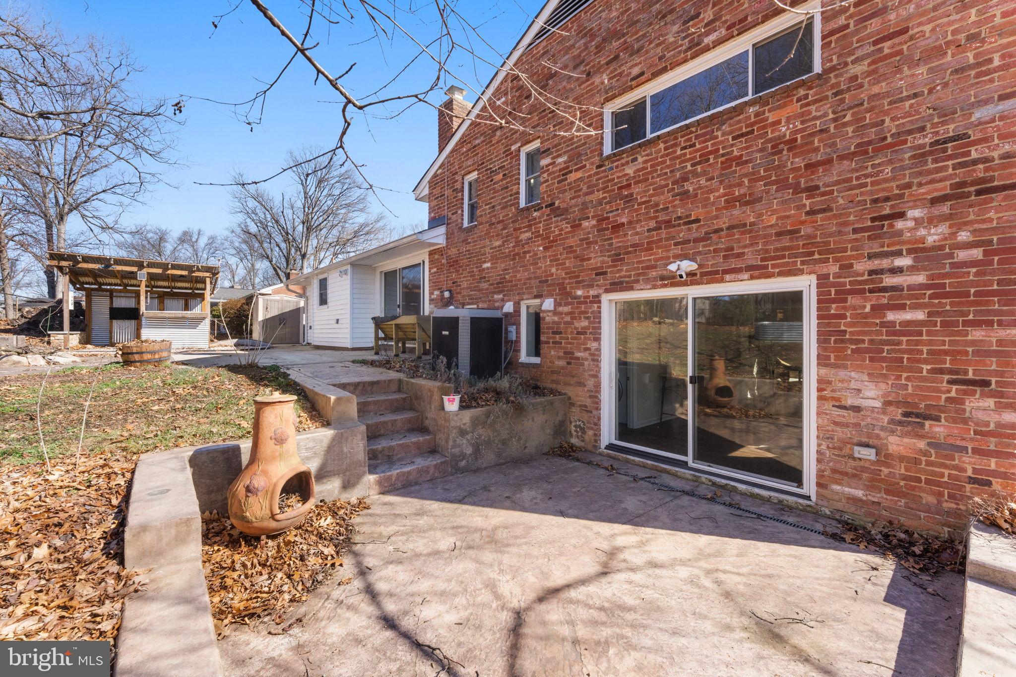 7448 LONG PINE DRIVE