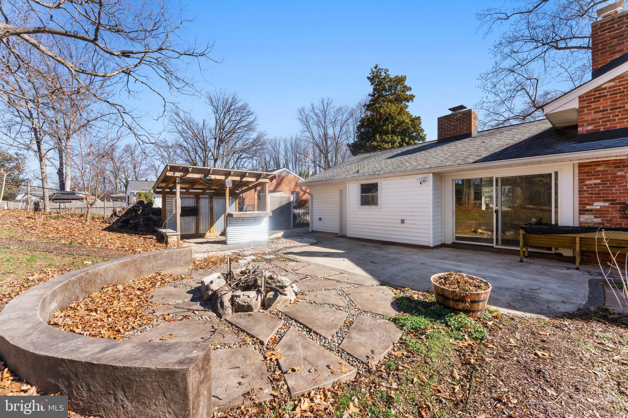 7448 LONG PINE DRIVE