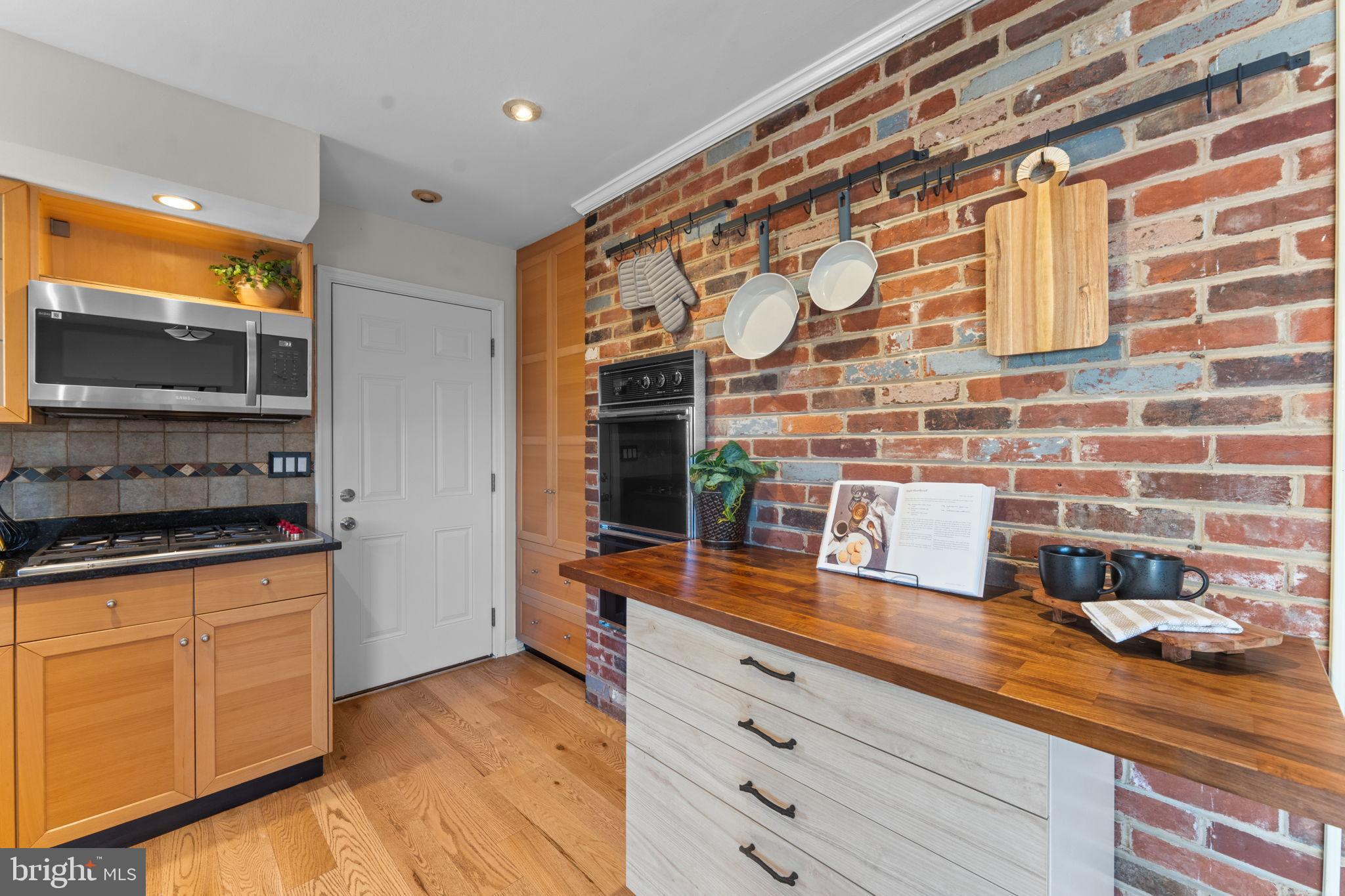 7448 LONG PINE DRIVE