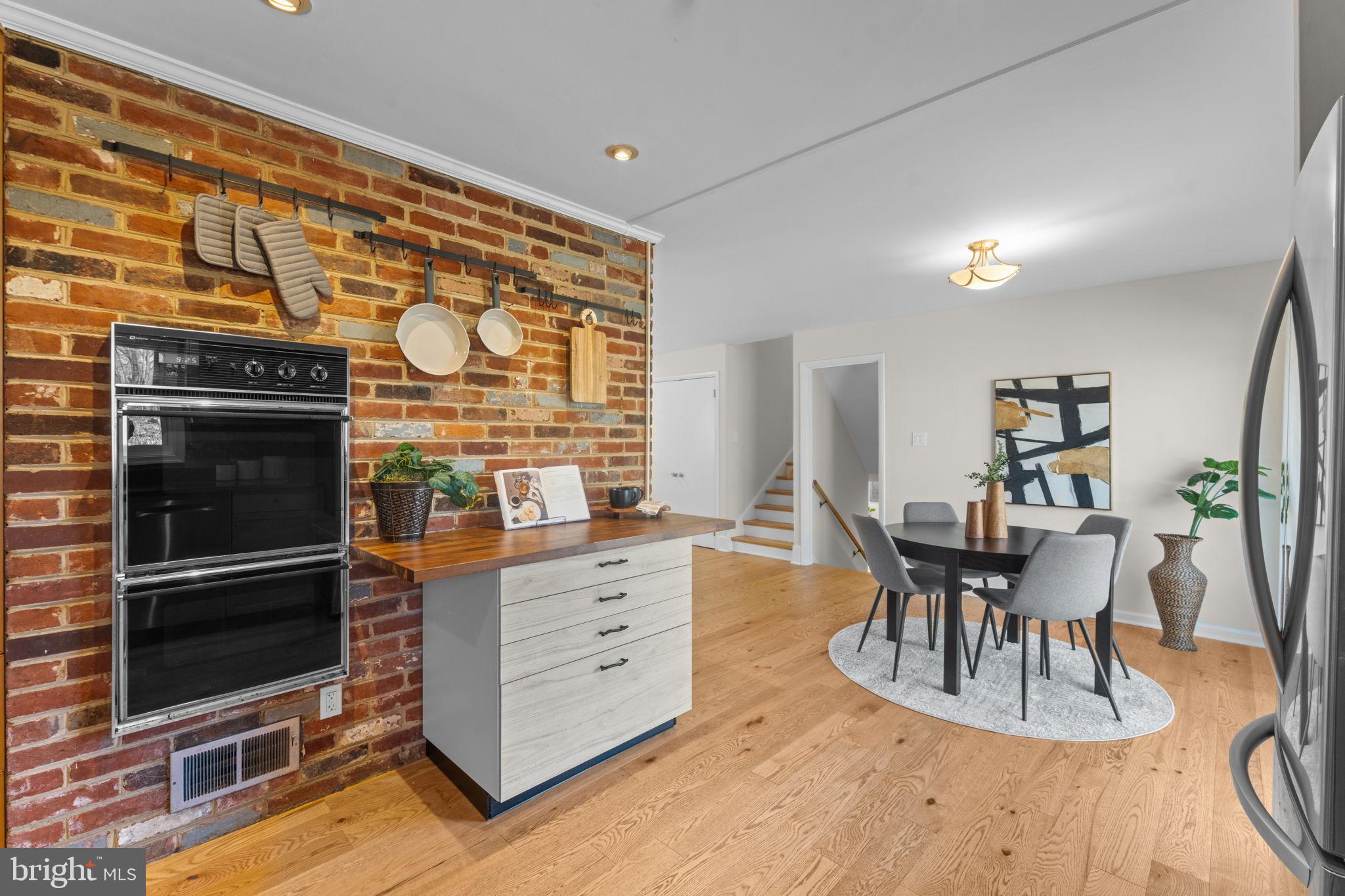 7448 LONG PINE DRIVE