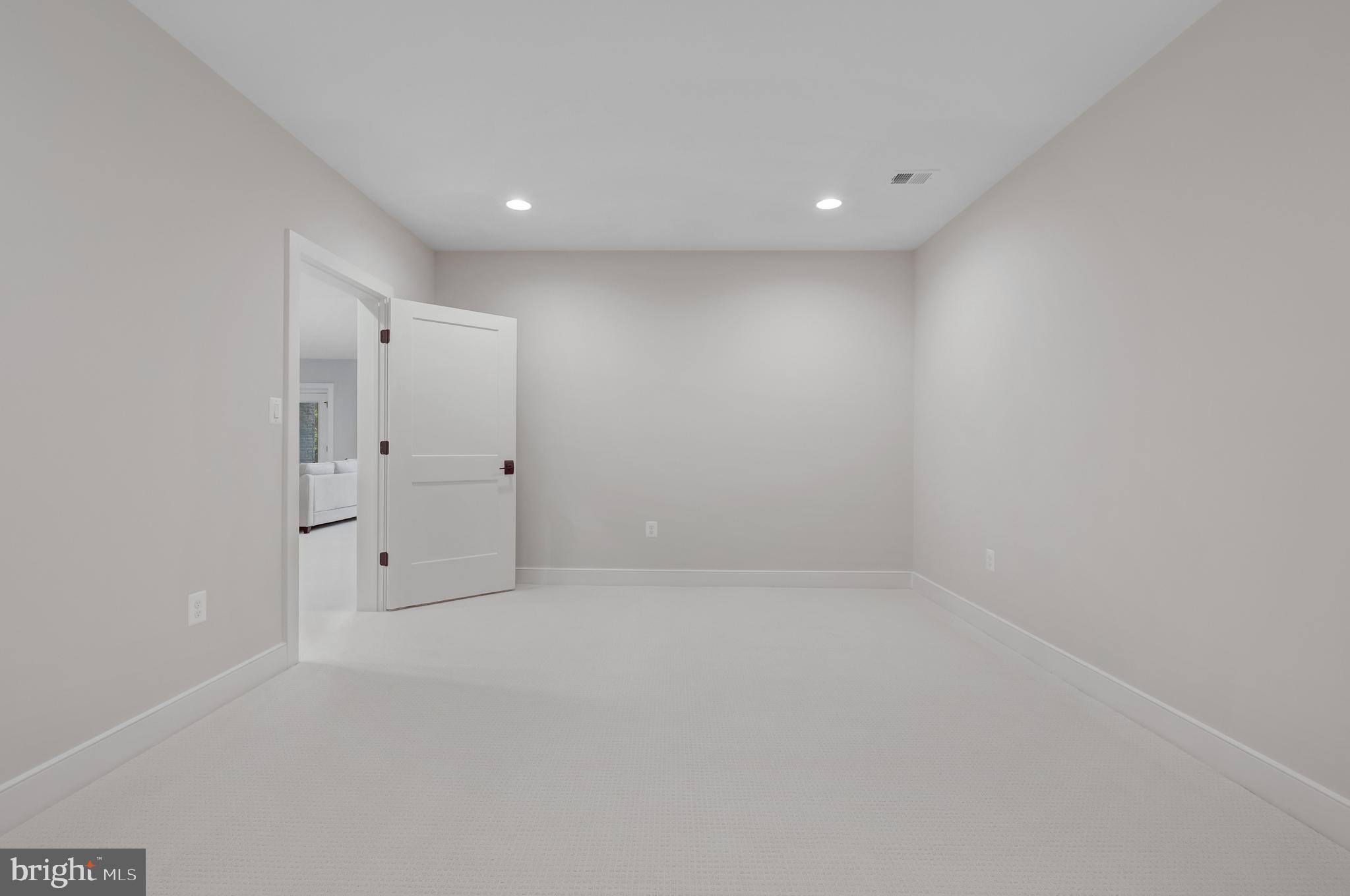 1429 SPRING VALE AVENUE