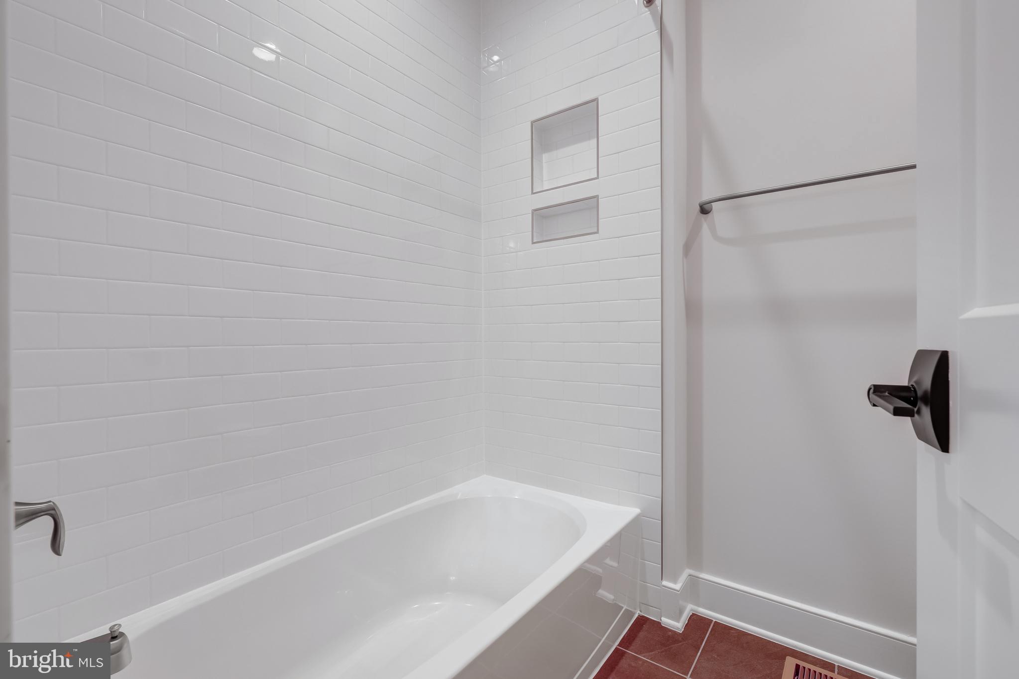 1429 SPRING VALE AVENUE