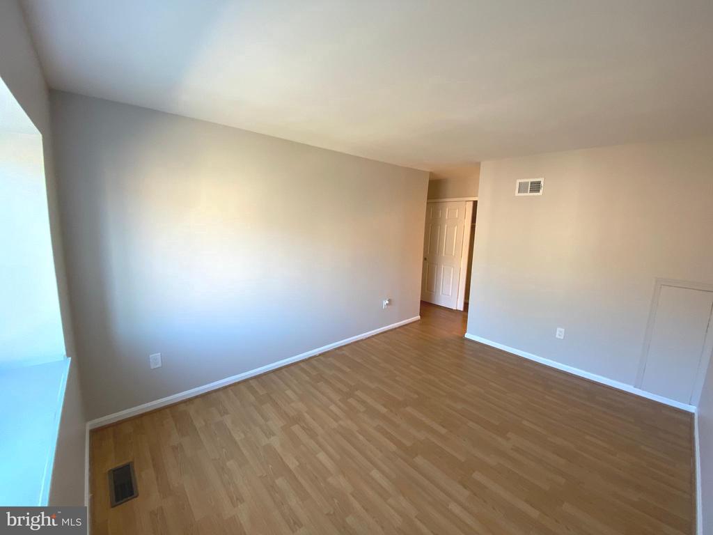 4597 LOGSDON DRIVE 36