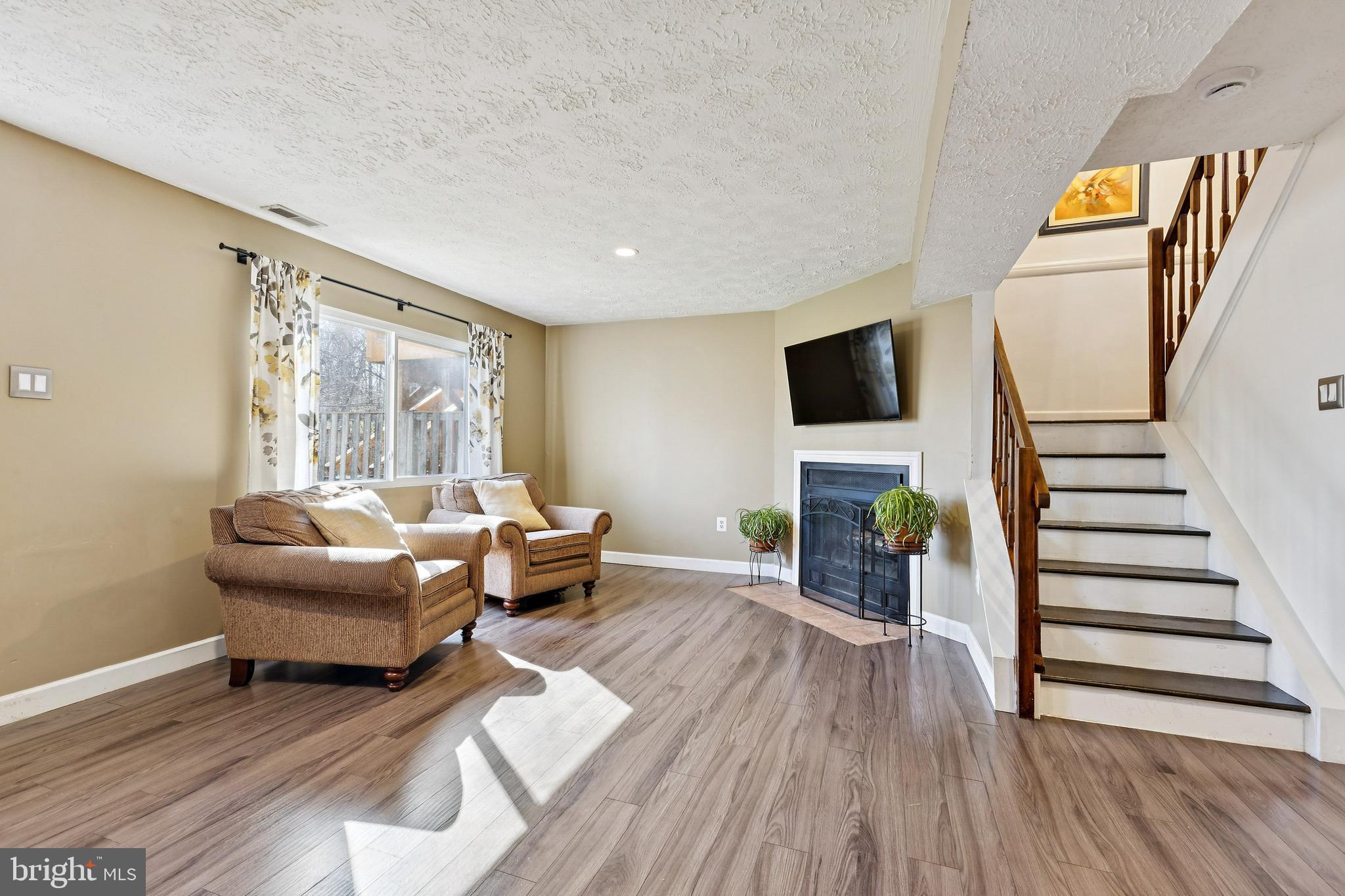 5851 ROCK FOREST COURT