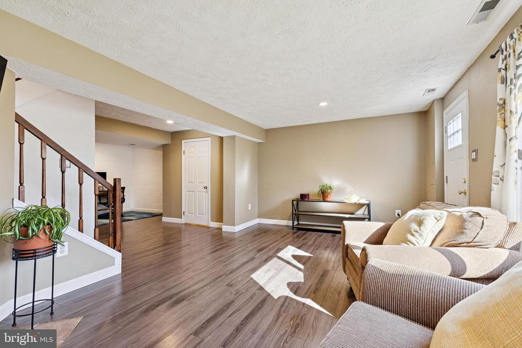 5851 ROCK FOREST COURT