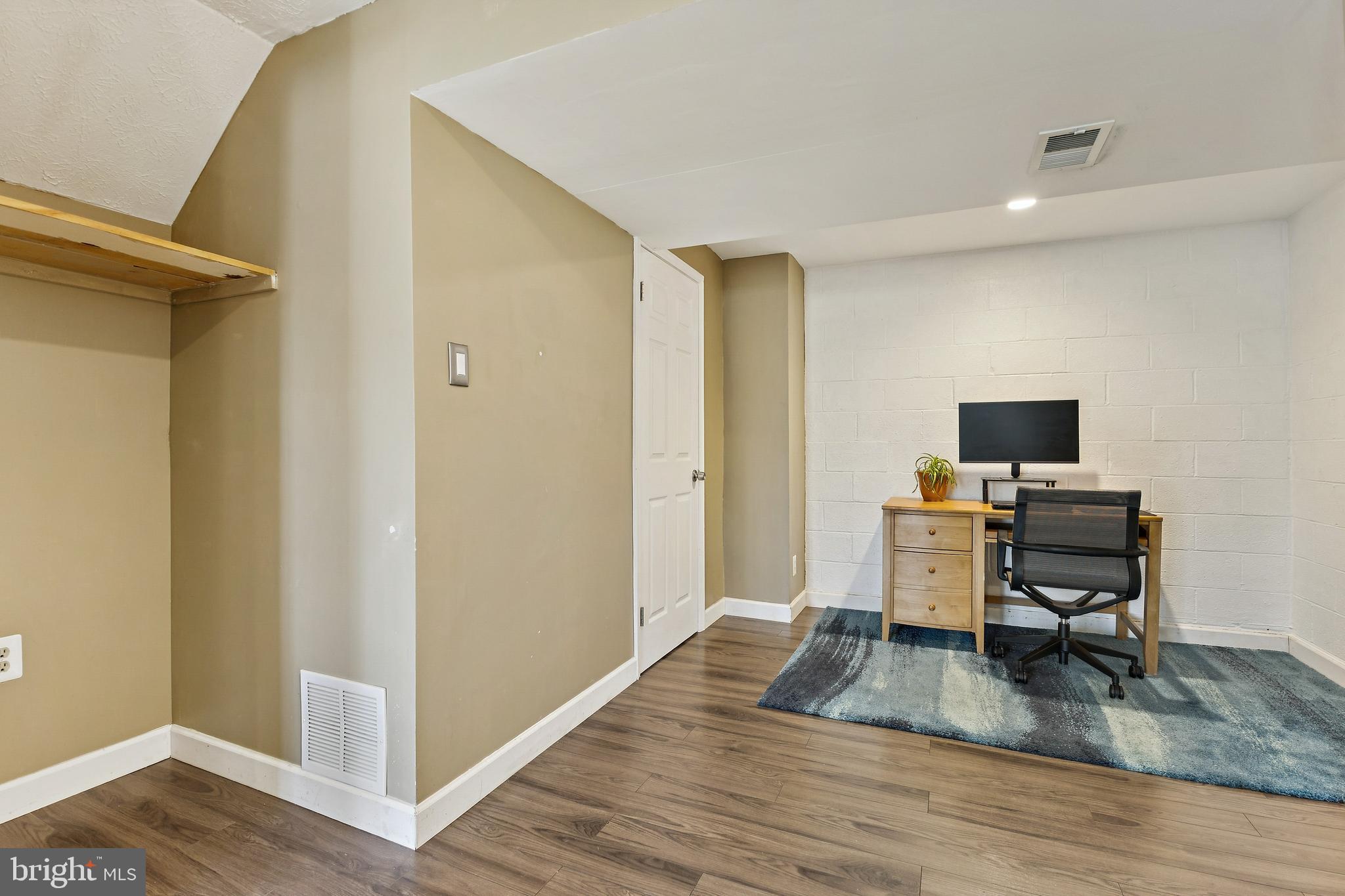 5851 ROCK FOREST COURT