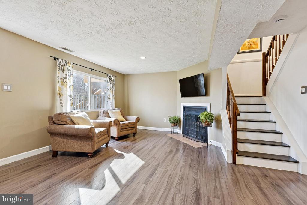5851 ROCK FOREST COURT