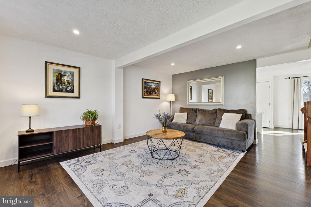 5851 ROCK FOREST COURT
