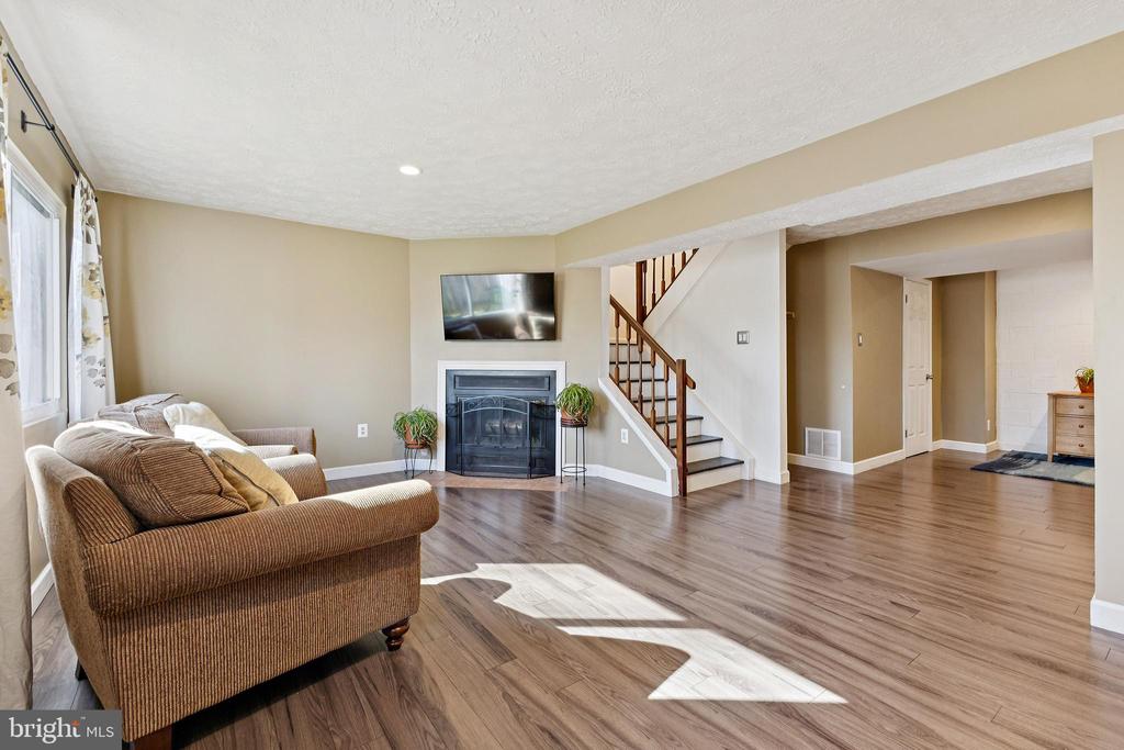 5851 ROCK FOREST COURT