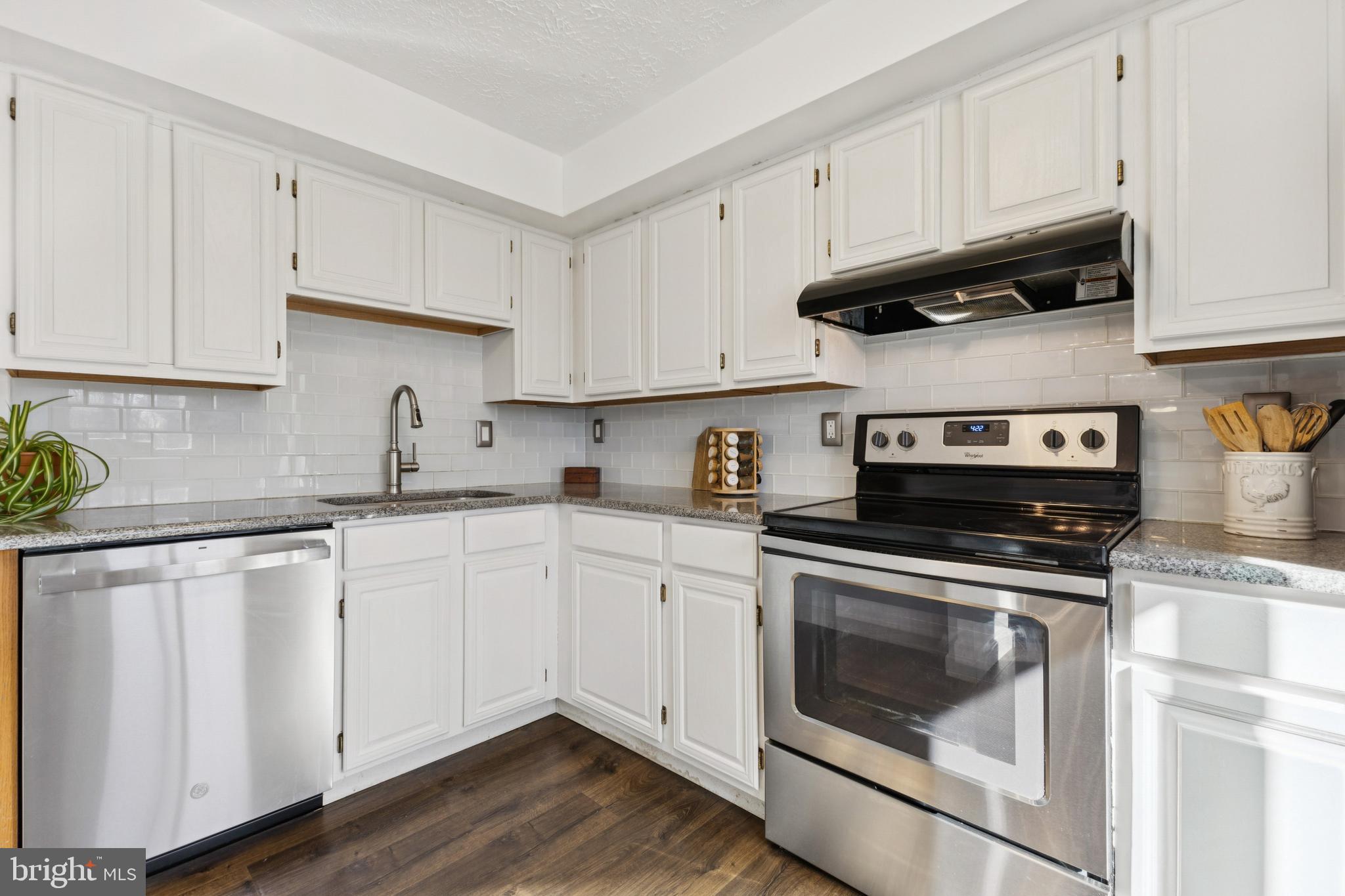 5851 ROCK FOREST COURT