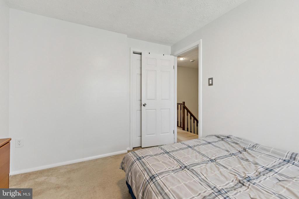 5851 ROCK FOREST COURT