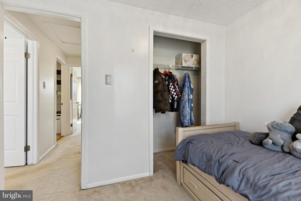 5851 ROCK FOREST COURT