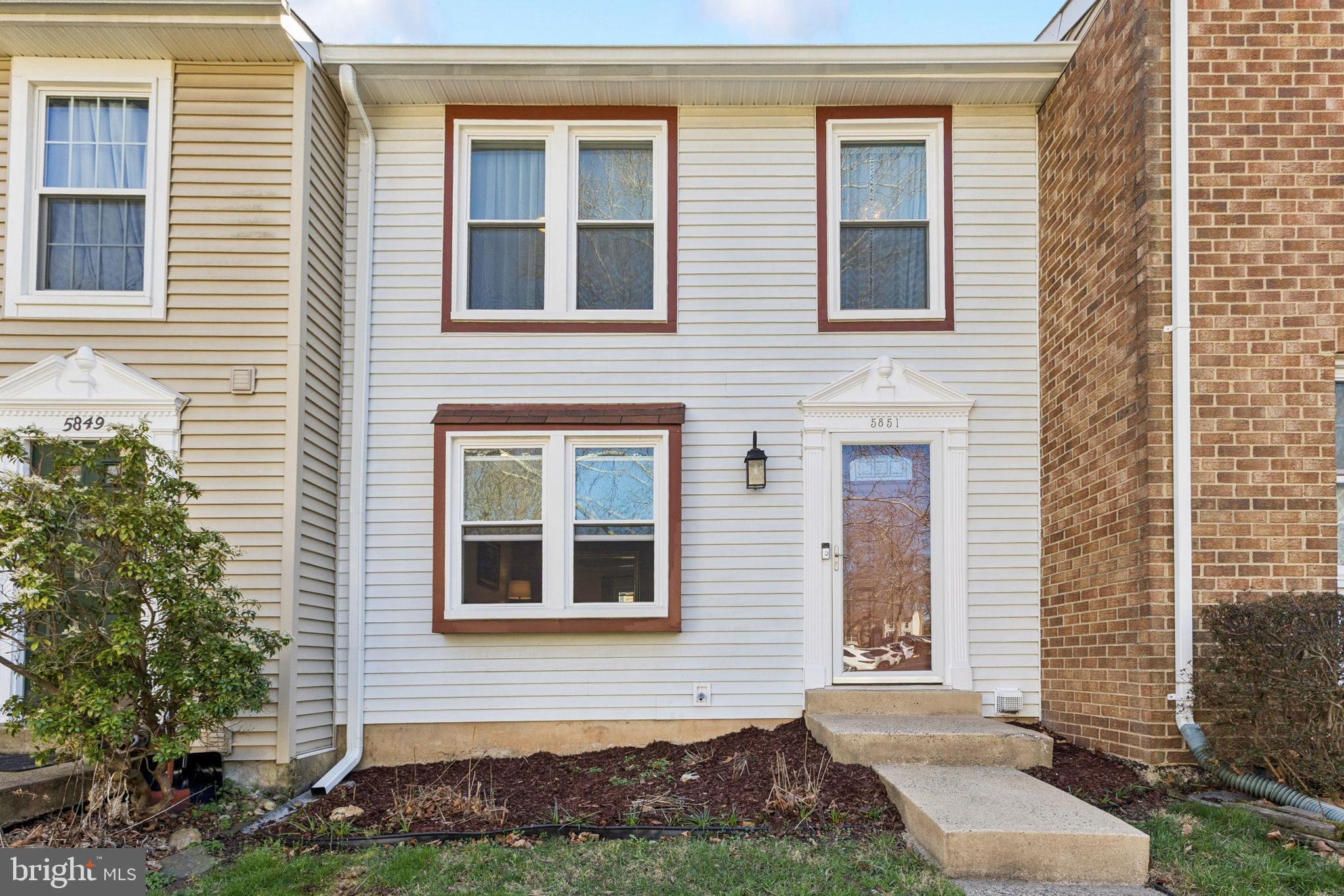 5851 ROCK FOREST COURT