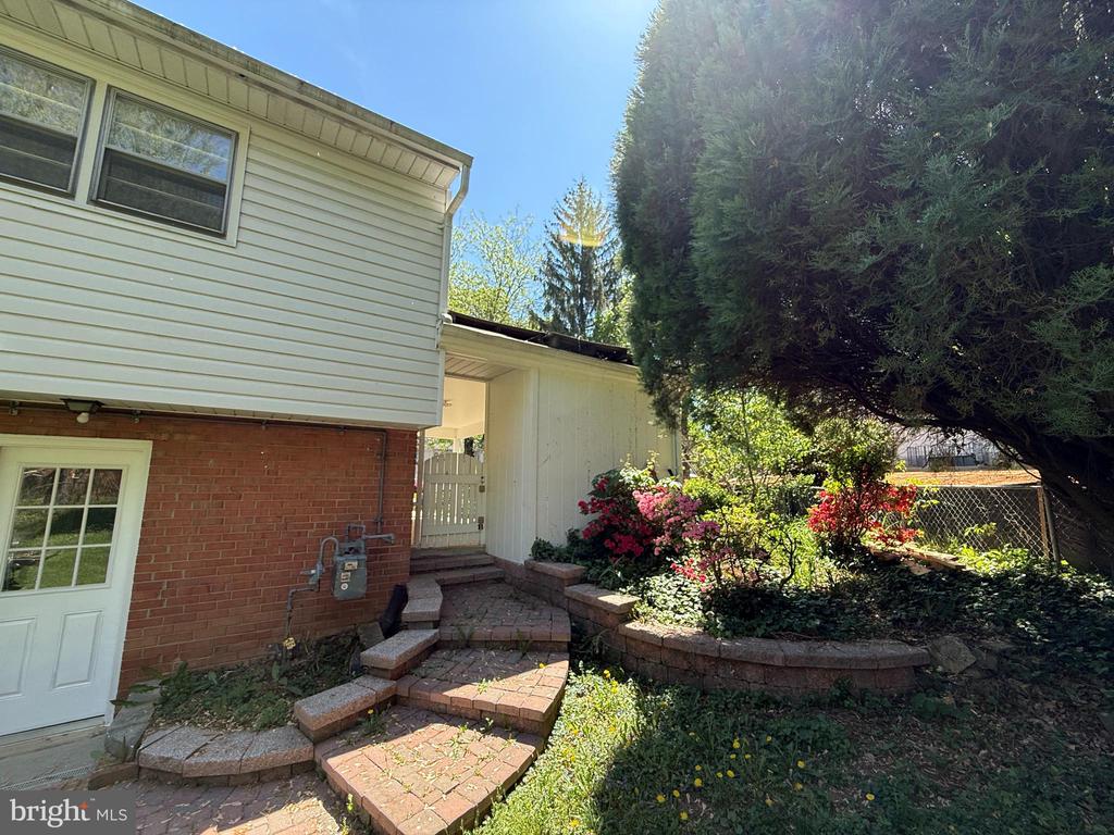 1708 MONZA ROAD