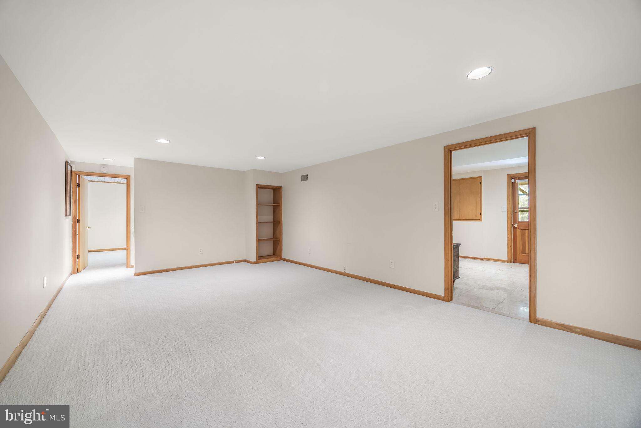 718 RIDGE DRIVE