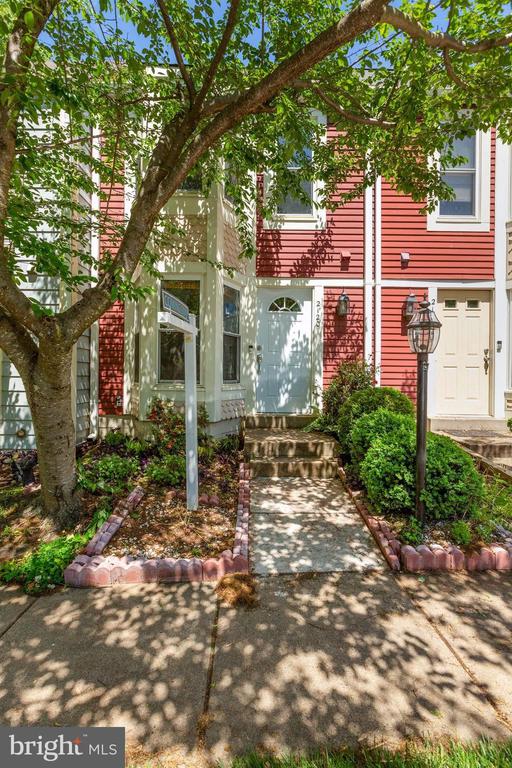 2120 WHISPERWOOD GLEN LANE