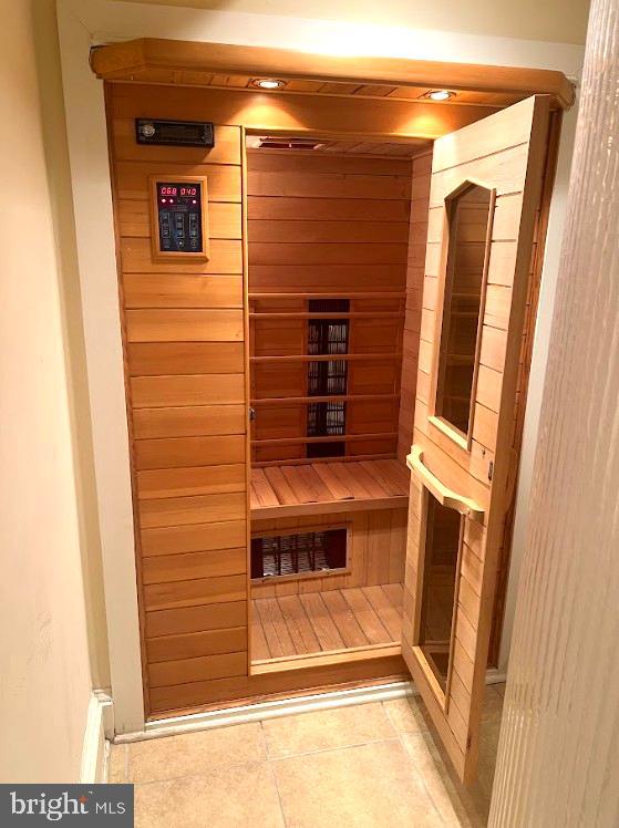 11816 WASHINGTON STREET