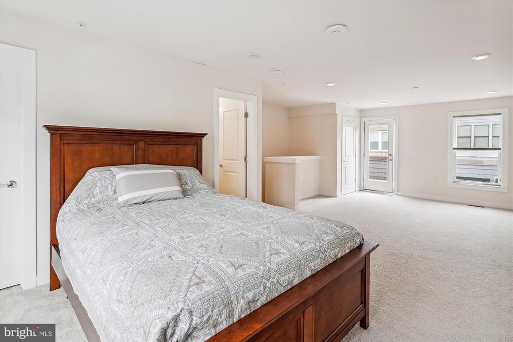 13358 SHERWOOD PARK LANE
