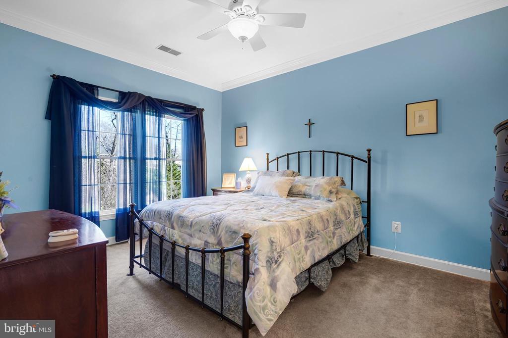 7366 HUNTERS OAK COURT