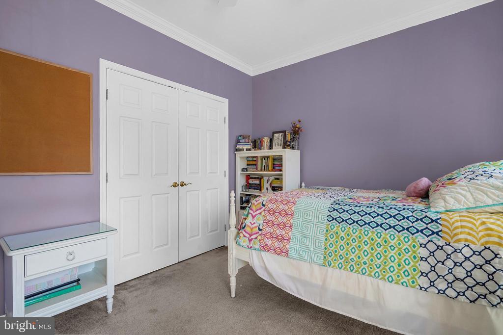 7366 HUNTERS OAK COURT