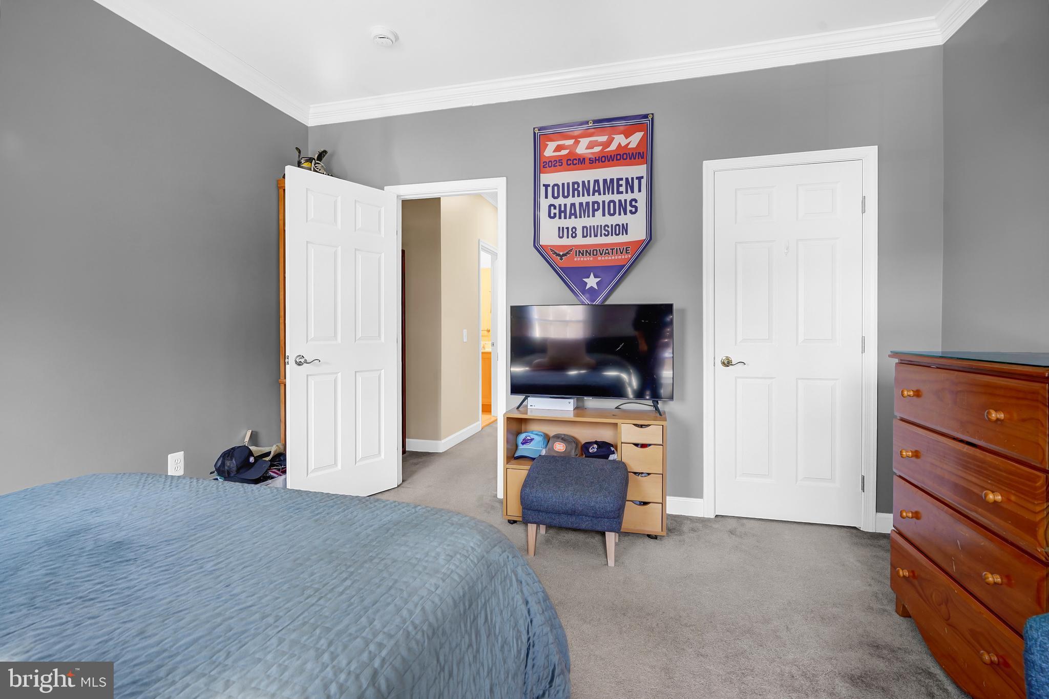 7366 HUNTERS OAK COURT