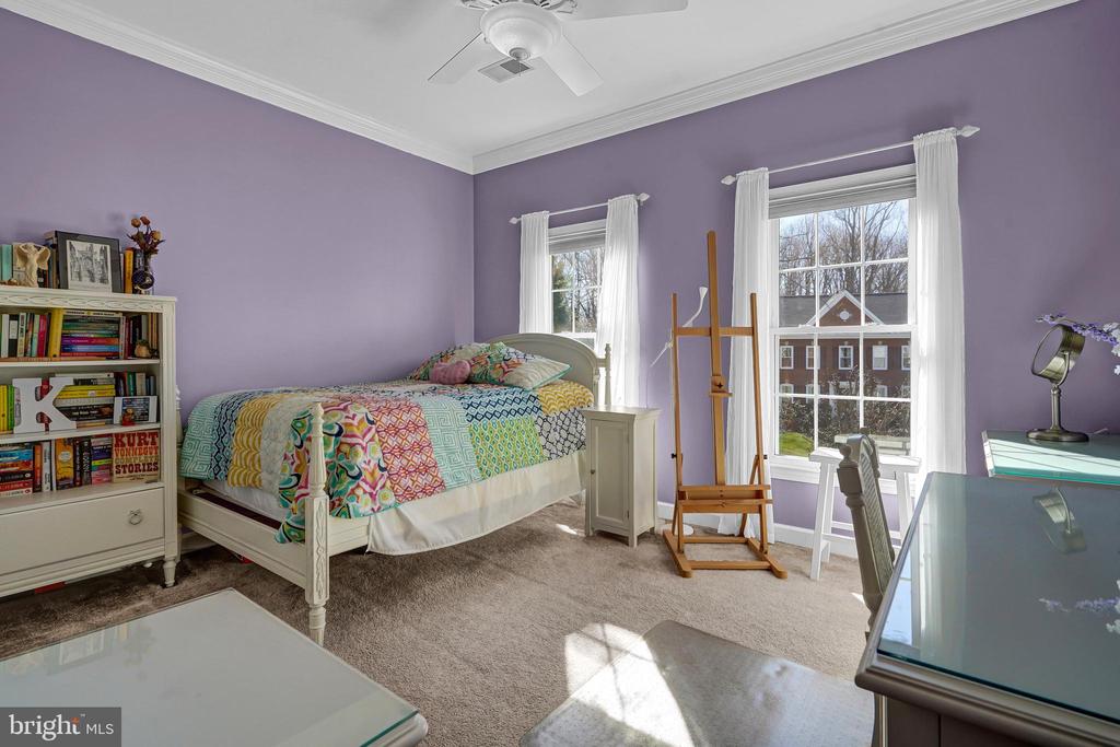 7366 HUNTERS OAK COURT