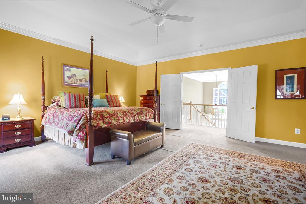7366 HUNTERS OAK COURT