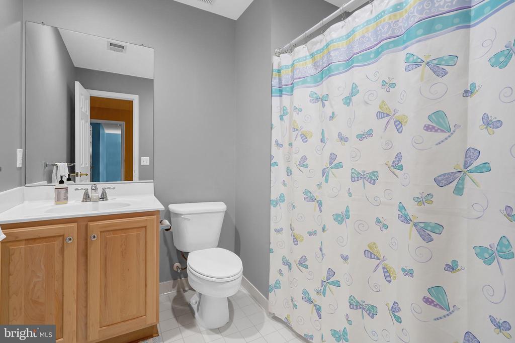 7366 HUNTERS OAK COURT