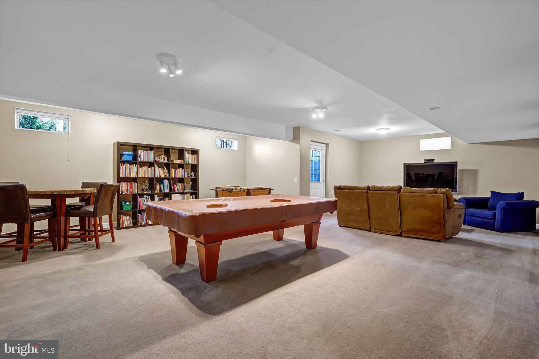 7366 HUNTERS OAK COURT