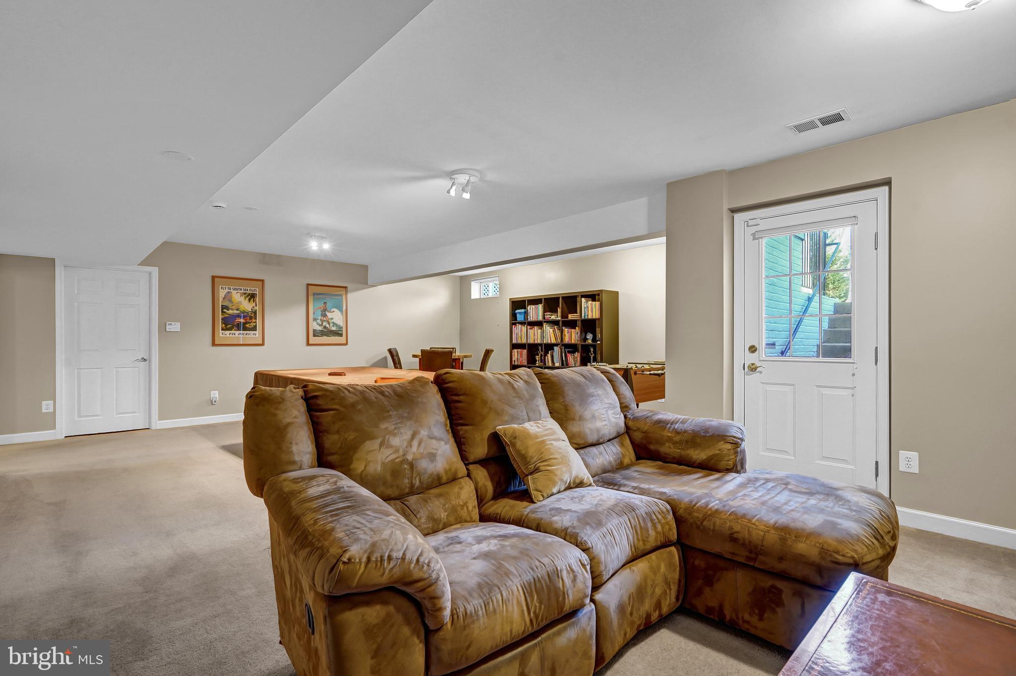 7366 HUNTERS OAK COURT