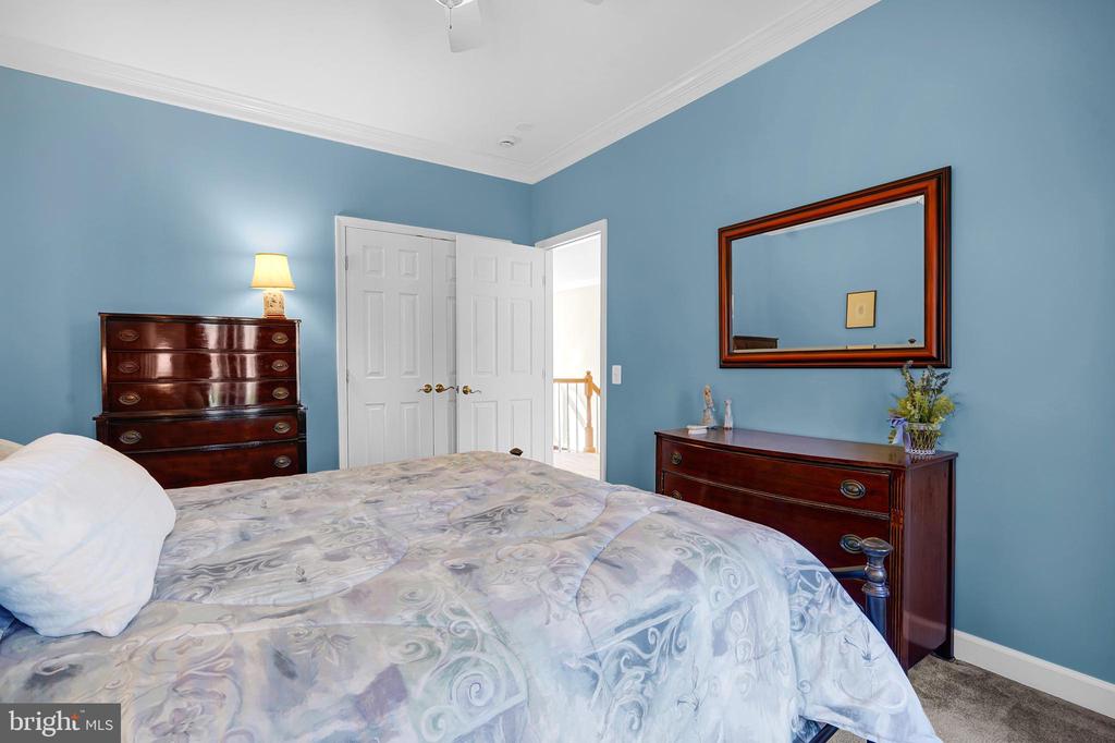 7366 HUNTERS OAK COURT